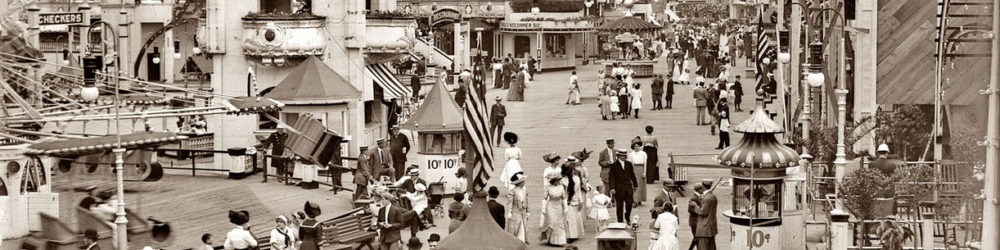 Visitors to Coney Island's Luna Park, ca.1910-1915. Via Library of Congress (LC-B2- 2240-13).