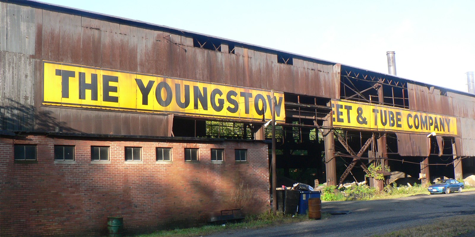 Photograph of an abandoned Youngstown factory. 