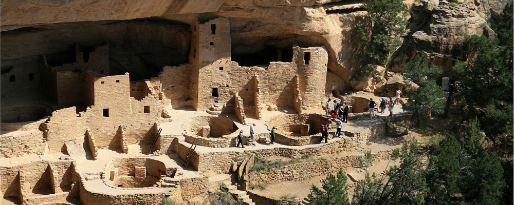 Photograph of the remains the pueblo known as Cliff Palace. Andreas F. Borchert, "Mesa Verde National Park Cliff Palace" via Wikimedia.