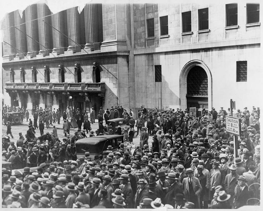 “Crowd of people gather outside the New York Stock Exchange following the Crash of 1929,” 1929. Library of Congress, http://www.loc.gov/pictures/item/99471695/. 